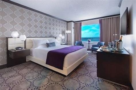 Deluxe Room at Harrah's Gulf Coast