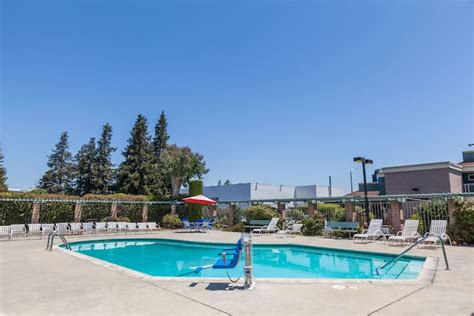 Days Inn & Suites by Wyndham Sunnyvale | Sunnyvale, CA Hotels