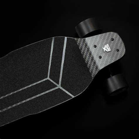 Flex-E 2.0 Carbon Fibre Electric Skateboard | Slick Revolution | Electric skateboard, Carbon ...