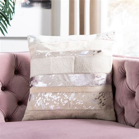 decorative throw pillows - Interior Design Tips For The Best First Impression Décor Aid