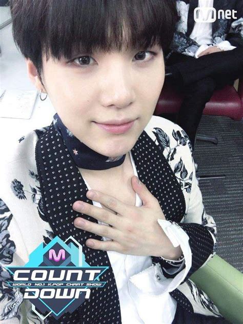 BTS BIAS CHALLENGE D- 21: SUGA'S BLACK HAIR | K-Pop Amino