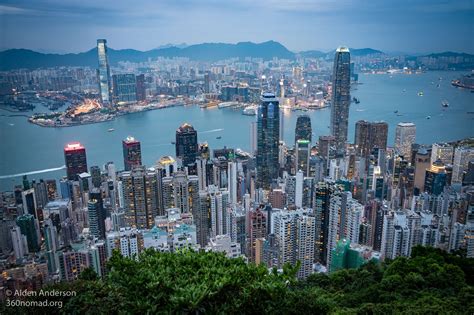 Victoria Peak Hike - The Classic View of Hong Kong - 360nomad