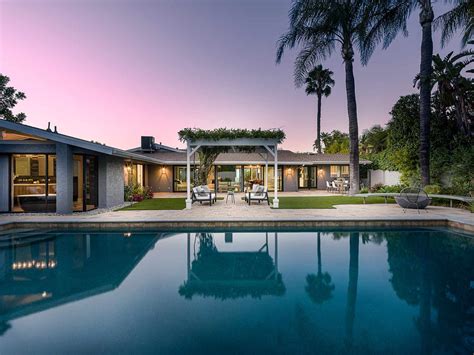 Valerie Bertinelli Lists Ranch-Style Hollywood Hills Home