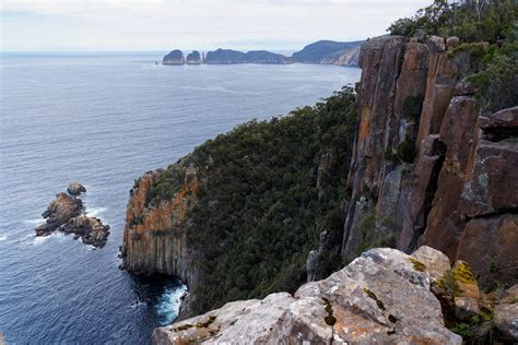 Sea stacks, Tasmania : r/australia