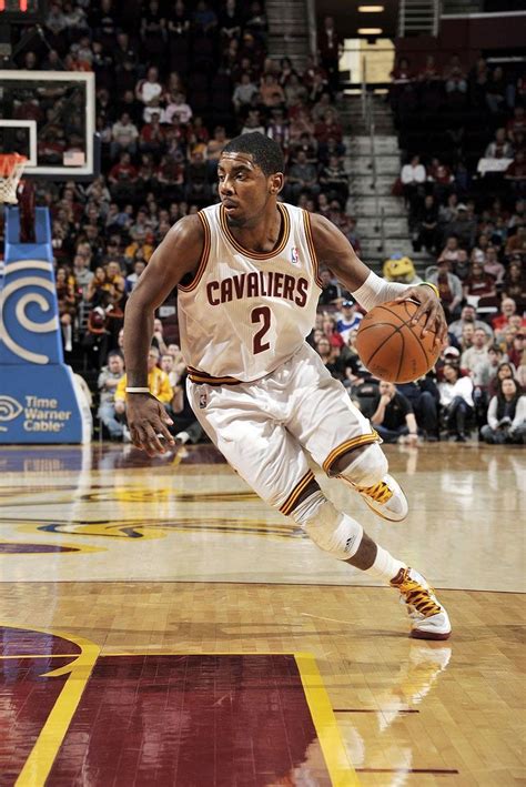 √ Kyrie Irving Crossover Mix