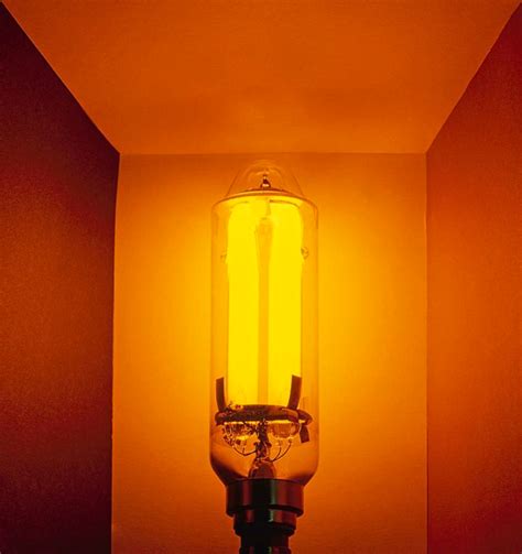 Yellow Or Sodium Vapor Light Bulbs | Shelly Lighting