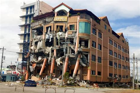 Hotel nearly collapses in Kidapawan City due to magnitude 6.5 quake ...