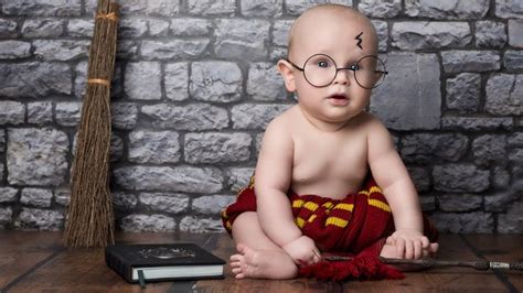 Itty bitty book lovers: Babies star in reimagined covers of favorite children's books | Harry ...