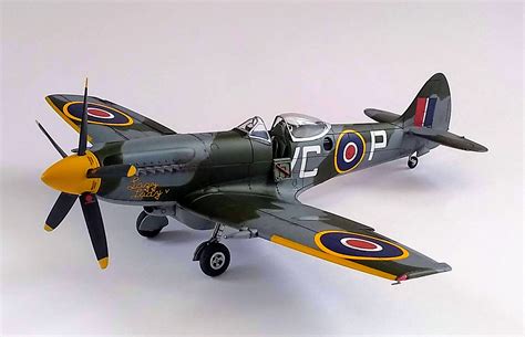 Supermarine Spitfire FR Mk.XIV - Airfix A05135 | kingshobby.com