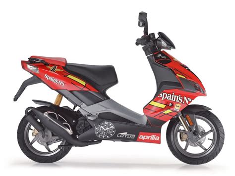 APRILIA SR50 (2004-on) Review | Speed, Specs & Prices | MCN