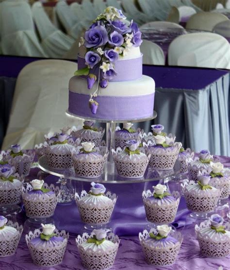 Purple wedding cupcakes | Purple wedding cupcakes, Purple wedding cakes, Lavender wedding cake