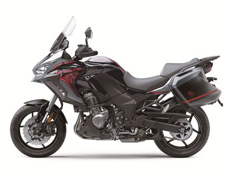 2021 Kawasaki Versys 1000 SE LT+ Guide • Total Motorcycle