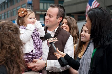 Duggar News: Critics Don't Think the Josh Duggar Scandal Is the Real Reason the Show Was Canceled