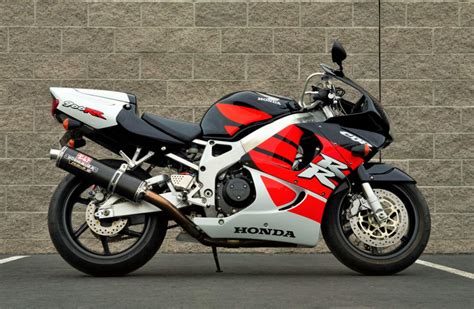 1999 Honda Cbr 900rr for Sale at Auction - Mecum Auctions