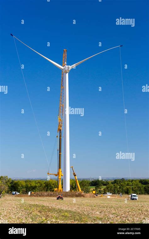 Installation of a wind turbine in wind farm construction site Stock ...