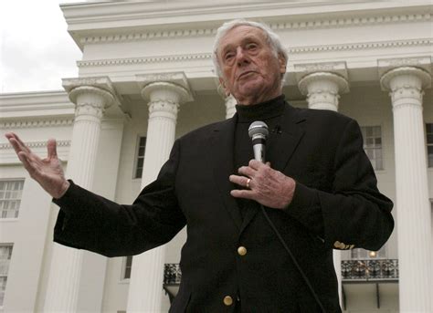 John Seigenthaler, at 86; journalist, defender of civil rights, aide to ...