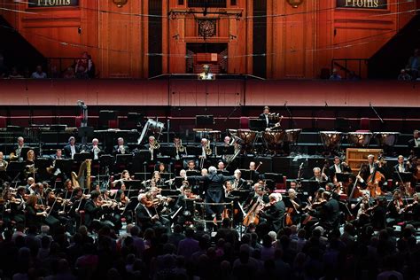 CINCINNATI SYMPHONY ORCHESTRA MUSICIANS PERFORM FREE CONCERT for REFUGEES in NETHERLANDS