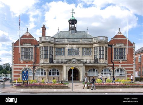 Hendon Town Hall, The Burroughs, Hendon, London Borough of Barnet ...