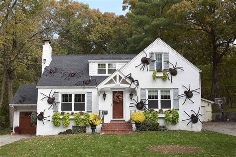 Creepy giant spider halloween decoration ideas for your home