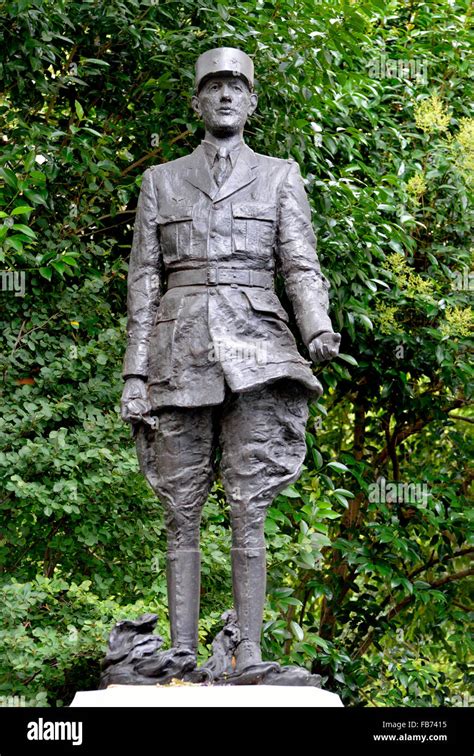 London, England, UK. Statue: General Charles de Gaulle (1890-1970) in ...