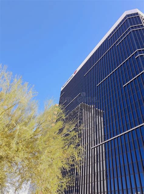 The Bank of America Tower in Phonix, Arizona. Editorial Stock Photo - Image of tree, america ...