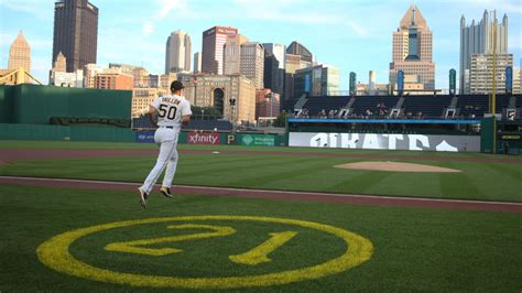 Pittsburgh Pirates will all wear No. 21 to celebrate Roberto Clemente Day in 2020, per report ...