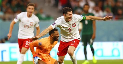 Lewandowski off the mark as Poland close in on last 16 | Reuters