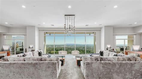 Matthew Perry Lists a Stunning Los Angeles Penthouse for $35 Million ...