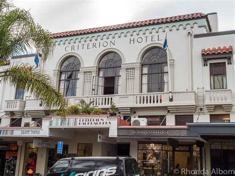 Enjoy Napier Art Deco Buildings with a Walking Tour