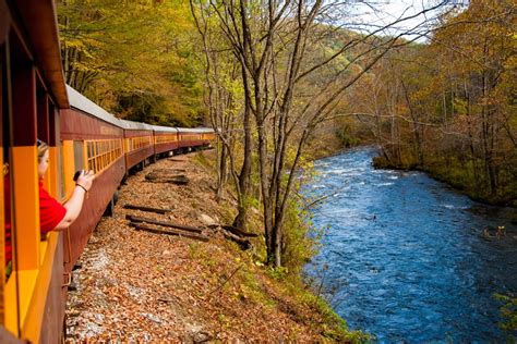 Great Smoky Mountains Railroad: What Makes This The Most Scenic Fall Train Ride