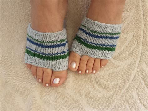 KNITTING PATTERN, Flip Flop Socks Pattern, Soft Feet Savers Pattern ...