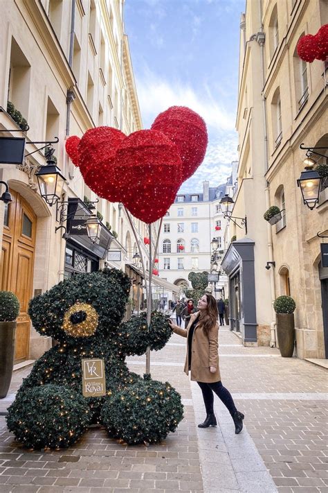 Where to See the Prettiest Christmas Decorations in Paris | Pretty ...