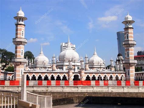 Historic mosque, Masjid Jamek at Kuala Lumpur, Malaysia — Stock Photo ...