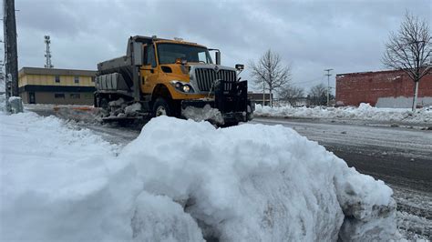 Road crews plow through inches of snow in W MI | WOODTV.com