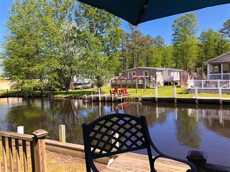 Chowan River: The Quest to Find a House for our Boat - Vacation Geeks