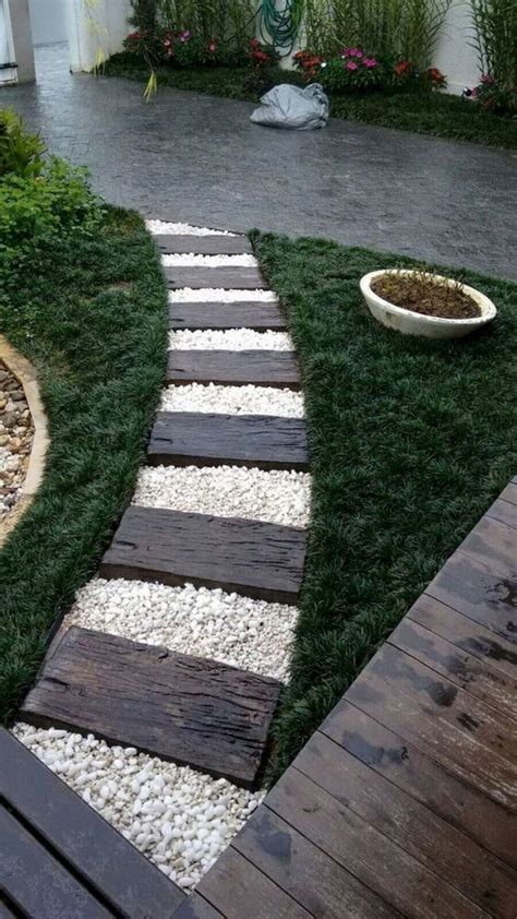 With simple front yard landscaping, you’ll be able to easily express yourself and your place in ...