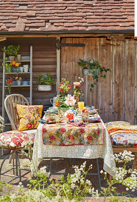 Outdoor dining ideas: 26 stylish ways to enjoy eating alfresco | Gardeningetc