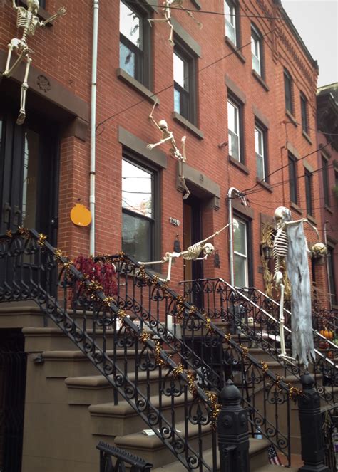 Happy Halloweekend! + Neighborhood Decorations Tour | Letters from the City