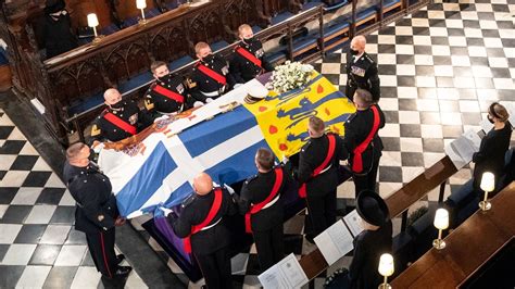 Prince Philip laid to rest as sombre Queen Elizabeth II sits alone | World News - Hindustan Times