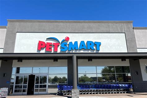 Employees Demand Change From Phoenix-Based PetSmart | Phoenix New Times