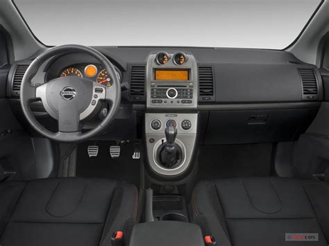 2009 Nissan Sentra Pictures: Dashboard | U.S. News & World Report