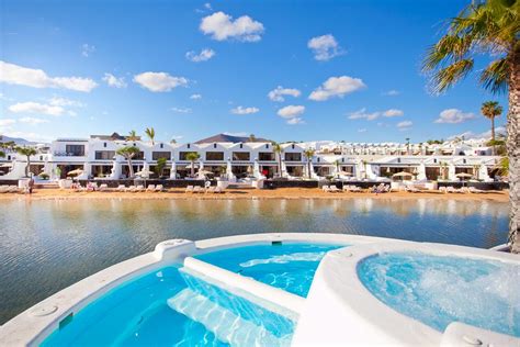 Sands Beach Resort in Costa Teguise, Lanzarote | loveholidays