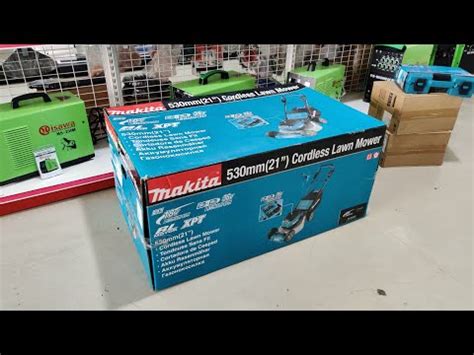 Unboxing Makita DLM530 - Cordless Lawn Mower 36V - Mowrs.com