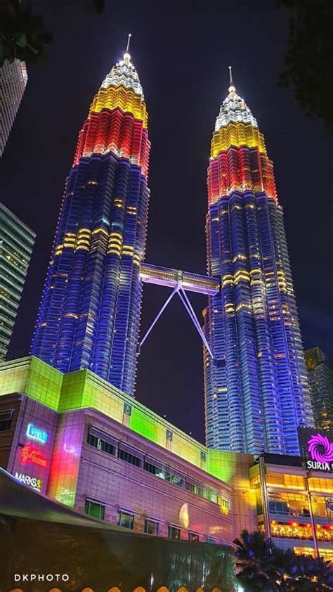 Here's a rare and beautiful look of KLCC during a Merdeka Day some ...