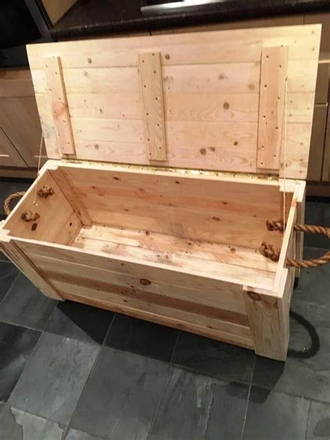 DIY Pallet Chest from only Pallets Wood - Easy Pallet Ideas