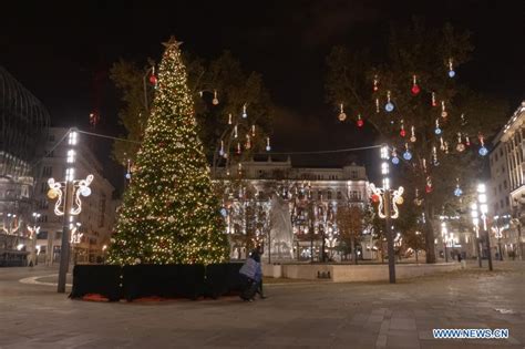 Christmas lights, decorations seen in downtown Budapest - World News - SINA English