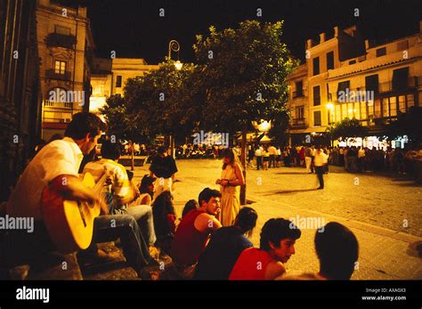 San salvador nightlife hi-res stock photography and images - Alamy