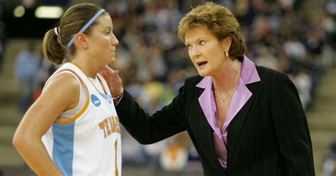 Top 10 Female Basketball Coaches Of All Time - sportsshow.net