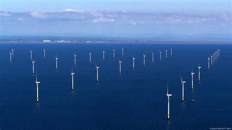 World's largest offshore wind farm opens – DW – 09/06/2018