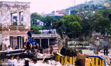 Honduras Hurricane Mitch Photos and Premium High Res Pictures - Getty ...